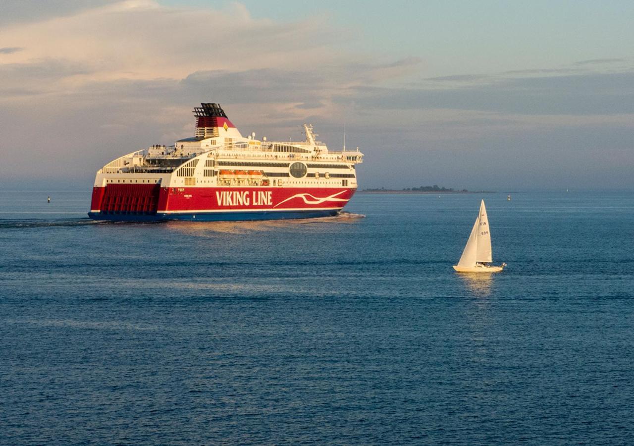 ホテル Viking Line Ferry Viking Xprs - Night Cruise From ヘルシンキ エクステリア 写真