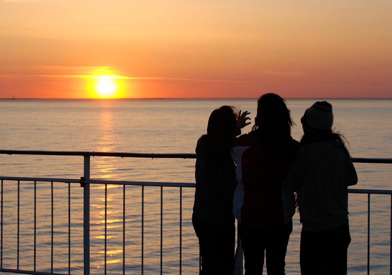 ホテル Viking Line Ferry Viking Xprs - Night Cruise From ヘルシンキ エクステリア 写真