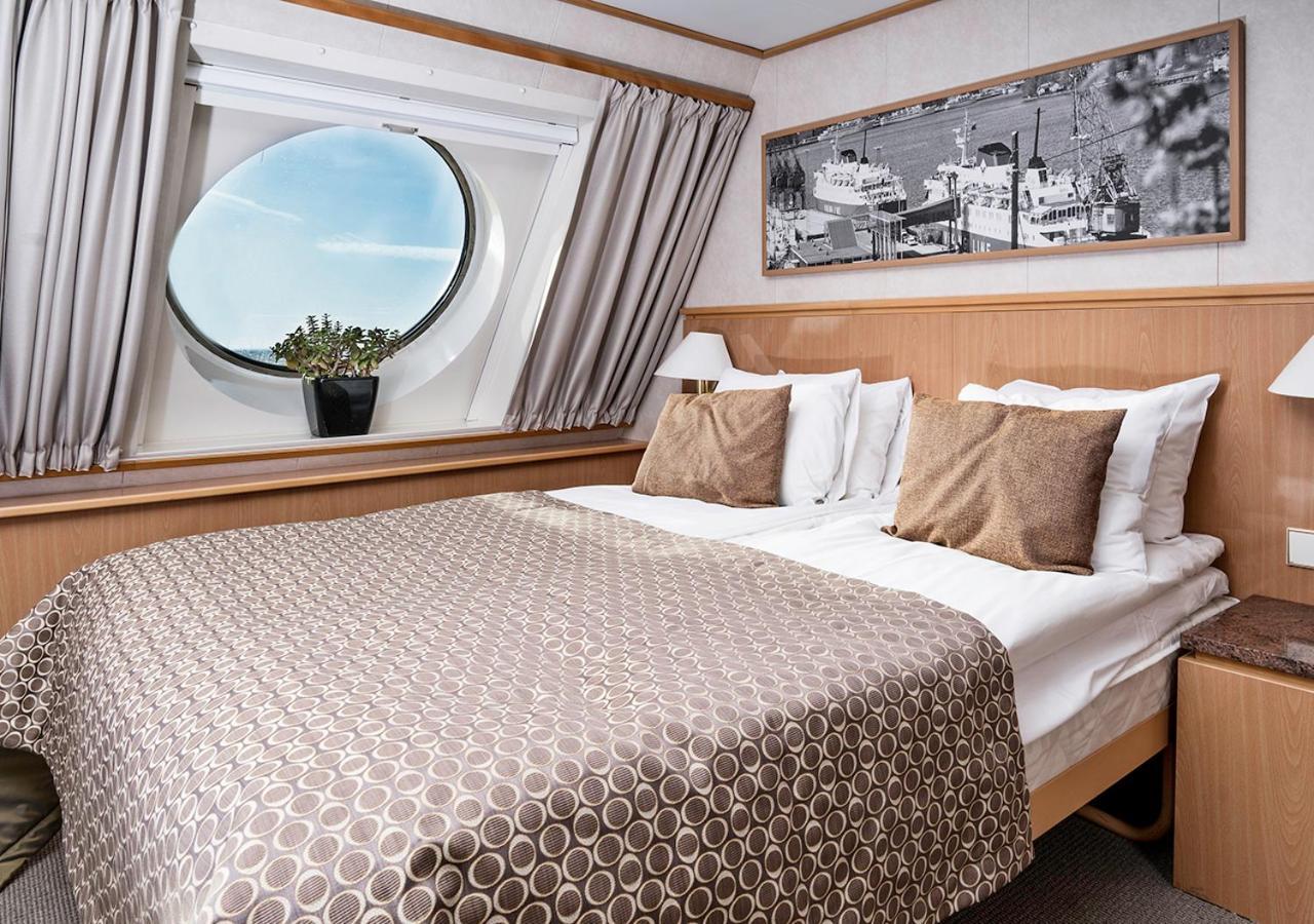 ホテル Viking Line Ferry Viking Xprs - Night Cruise From ヘルシンキ エクステリア 写真